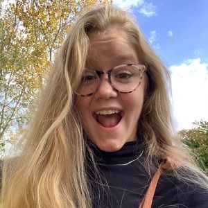 Meet your Posher, Eliza